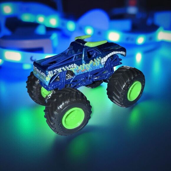 2018 Monster Jam Truck El Toro Loco Blue Exclusive Hot Wheels Mattel 1:64 A27 - Picture 1 of 12